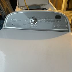 Whirpool Washer And Gas Dryer 