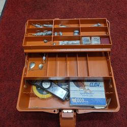 Vintage Fenwick Blackhawk 1052 Fishing Tackle Box With Contents Pictured  for Sale in Oswego, IL - OfferUp
