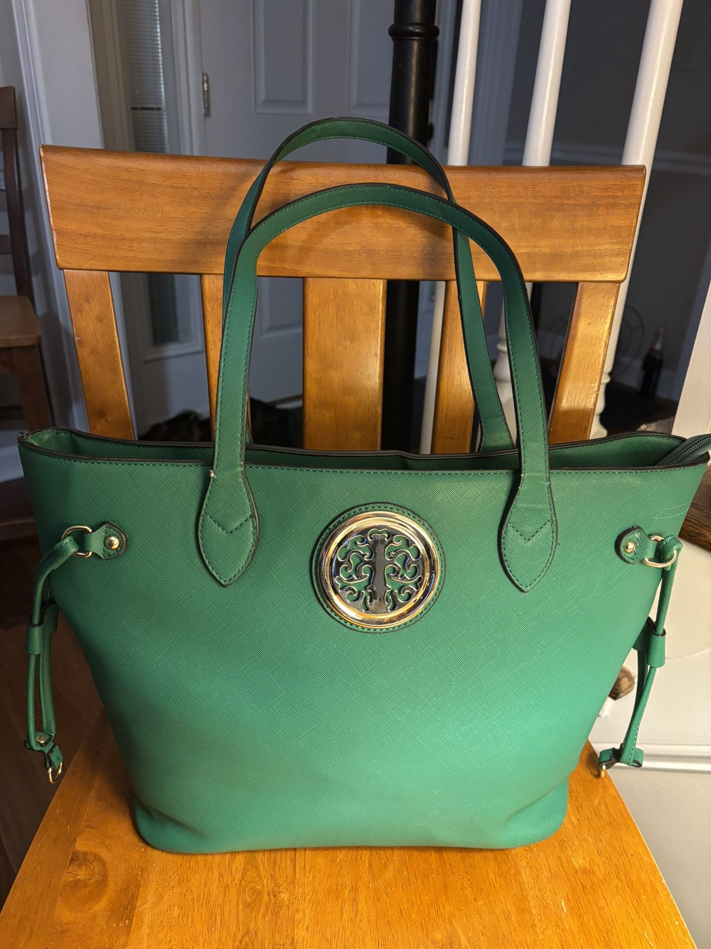 Green Handbag In Great Condition