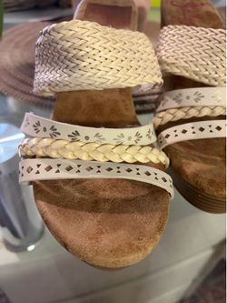 Women’s shoes