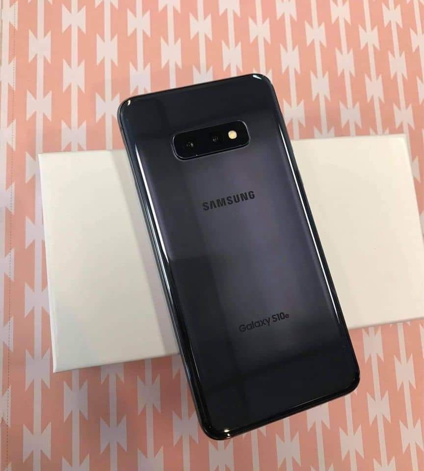 Samsung Galaxy S10e 128GB Unlocked-$159