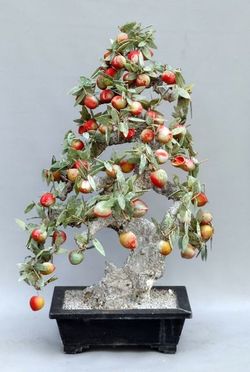 LARGE VINTAGE CHINESE JADE APPLE TREE SCULPTURE