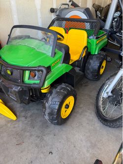 Peg Perego John Deere Gator XUV 12V Ride-On Turbo Mode
