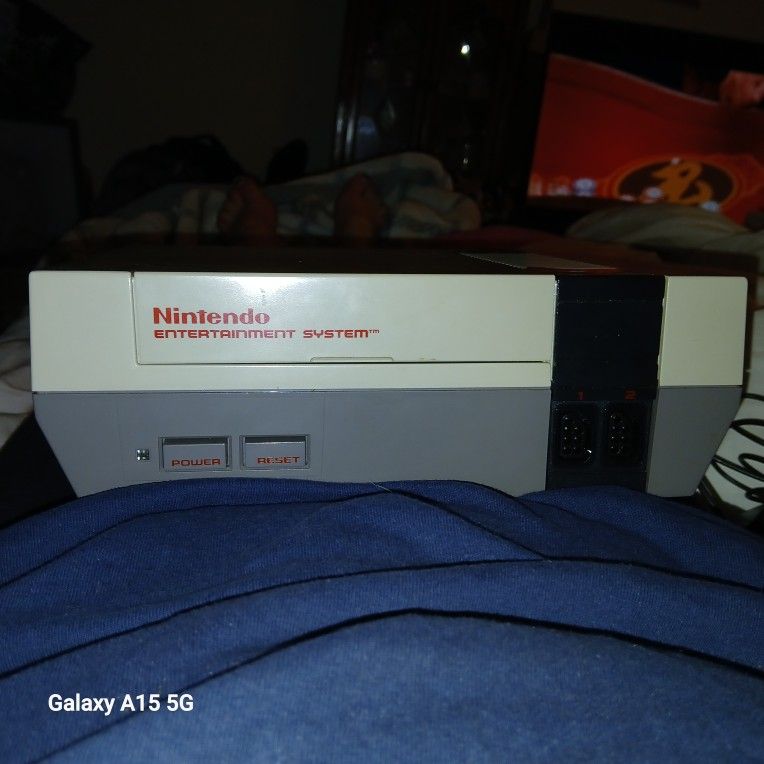 VINTAGE LIKE NEW NINTENDO VIDEO GAME CONSOLE SYSTEM  NO CONTROLLERS