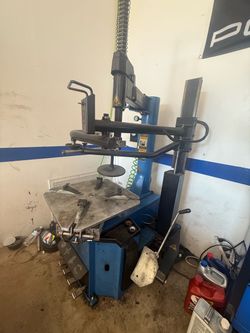 Tire balancer and mounter
