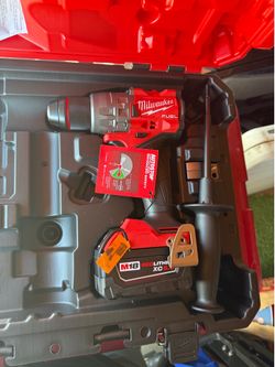 Milwaukee Power drill with 5.0 battery