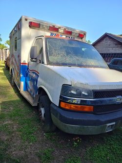 2008 Chevrolet Express 3500 Van 2WD