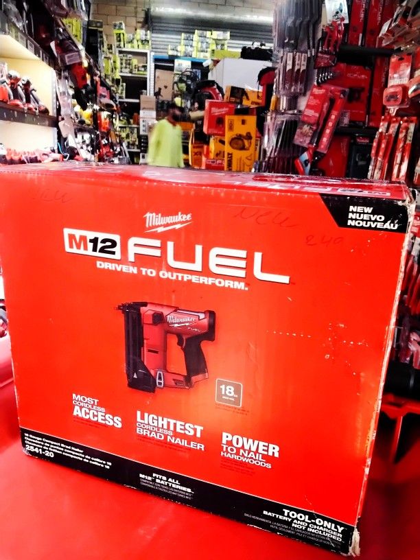 Milwaukee M12 FUEL 18 Ga Compact Brad Tool Only