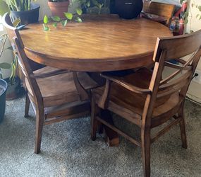Round Mahogany Dinning Table