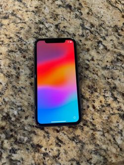 iPhone 11 Unlocked - Basically New