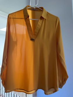 Yellow shirt size s/m