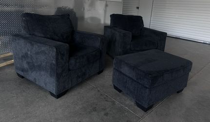 2-ASHLEY Vreni Charcoal/Black Accent Chairs with ottoman ((free Delivery))🚙🚙🚙