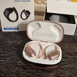 Pink and gold Bluetooth headphones