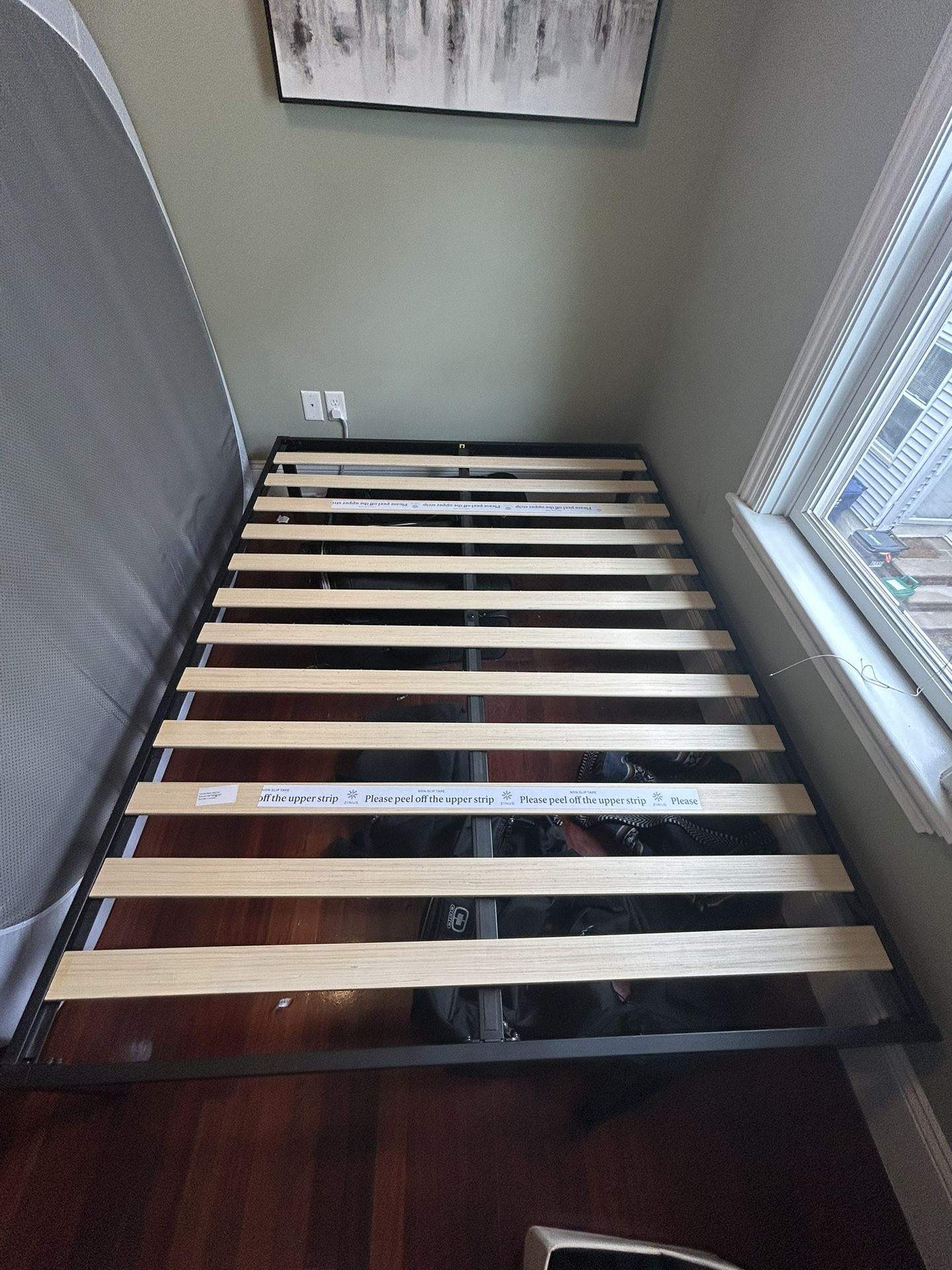 Queen Sized Metal Bed Frame 