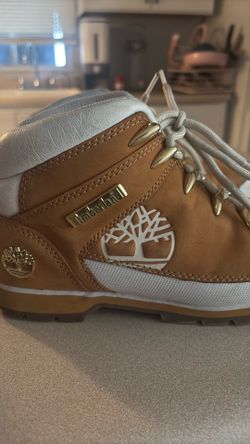 Size 9 Tims