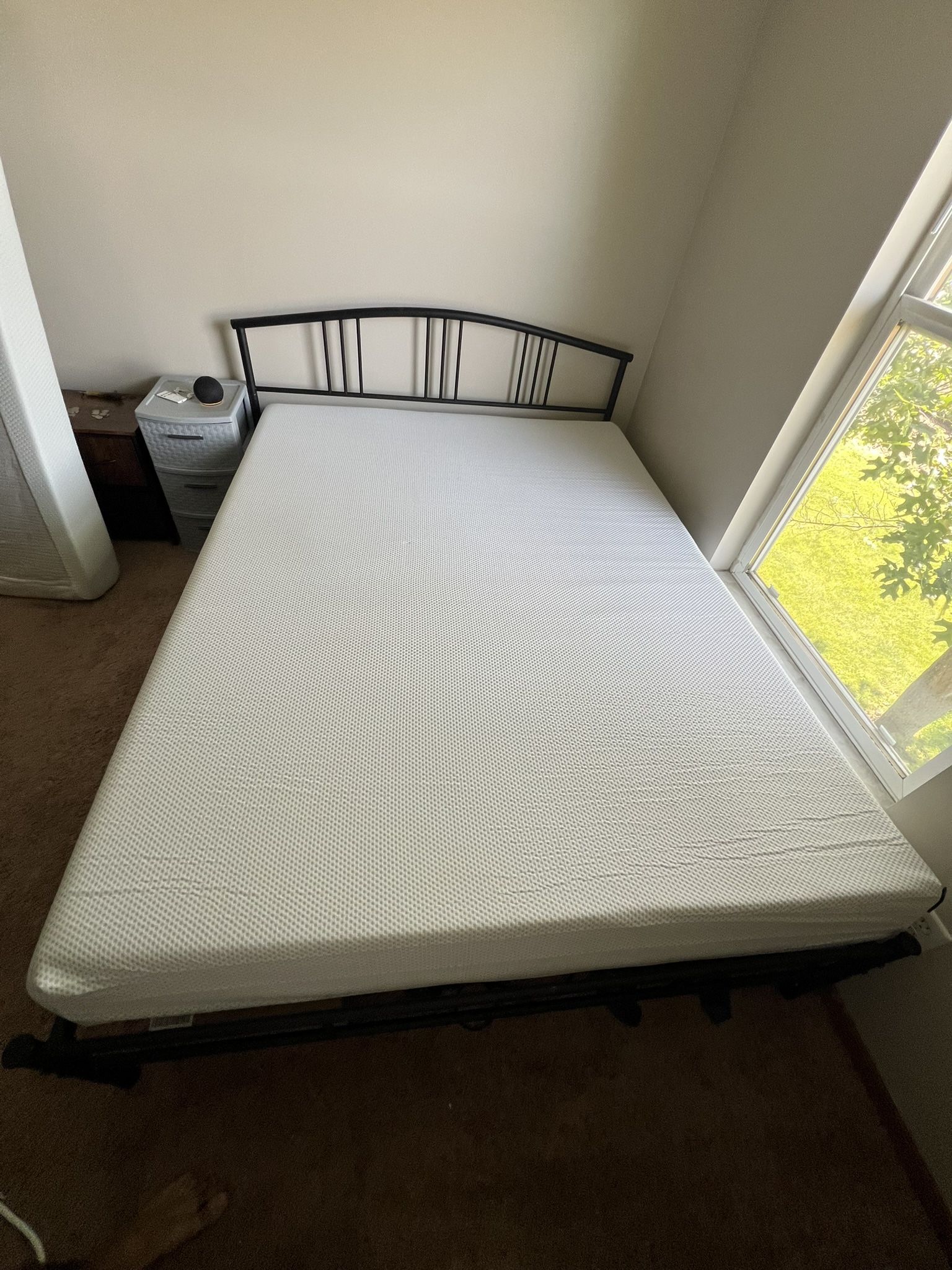 ZINUS 8” Green Tea Cooling Memory Foam Mattress – Queen Size (Mattress only)