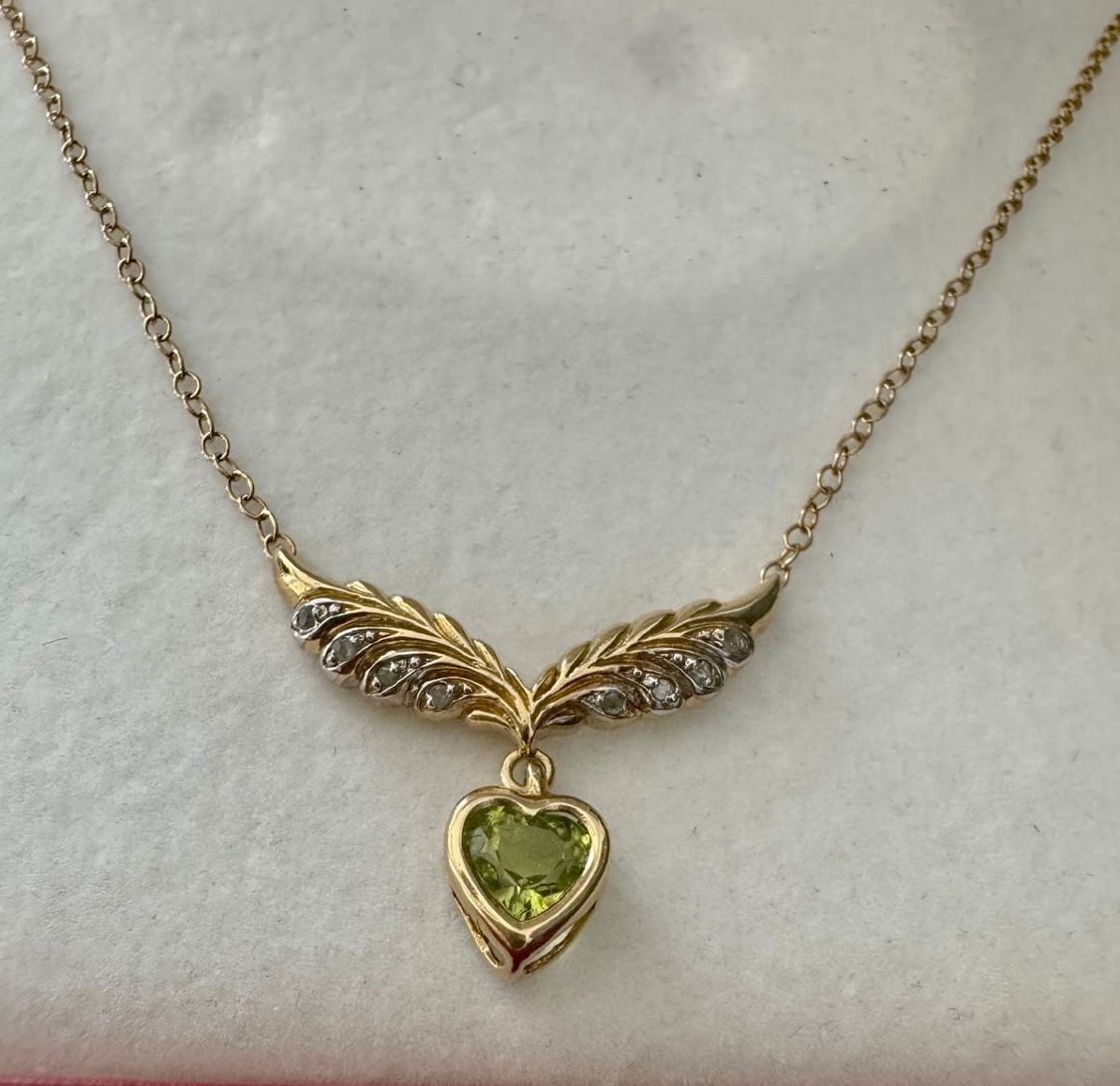 925 sterling silver gold tone necklace rhinestone heart green stone 19.5” in length In excellent condition