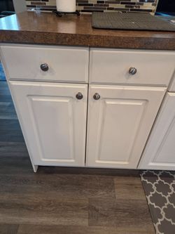 White Kitchen Cabinets