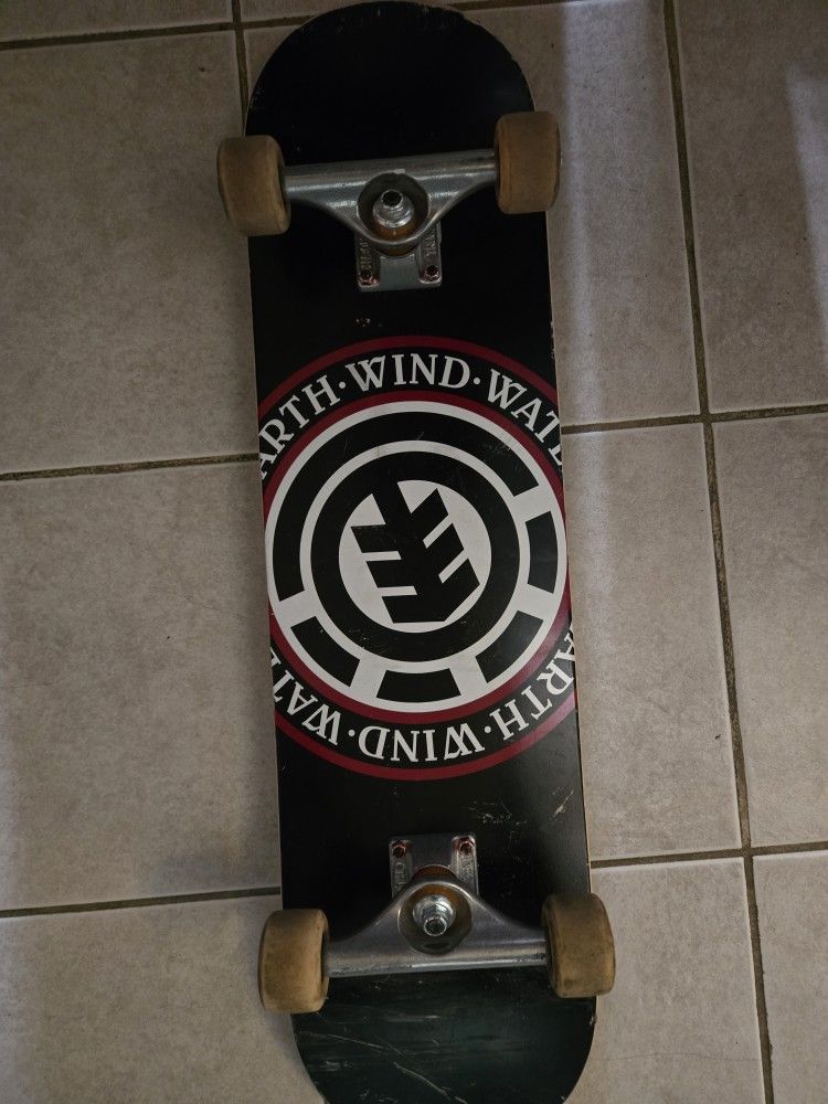 Element Coustom Skateboard 