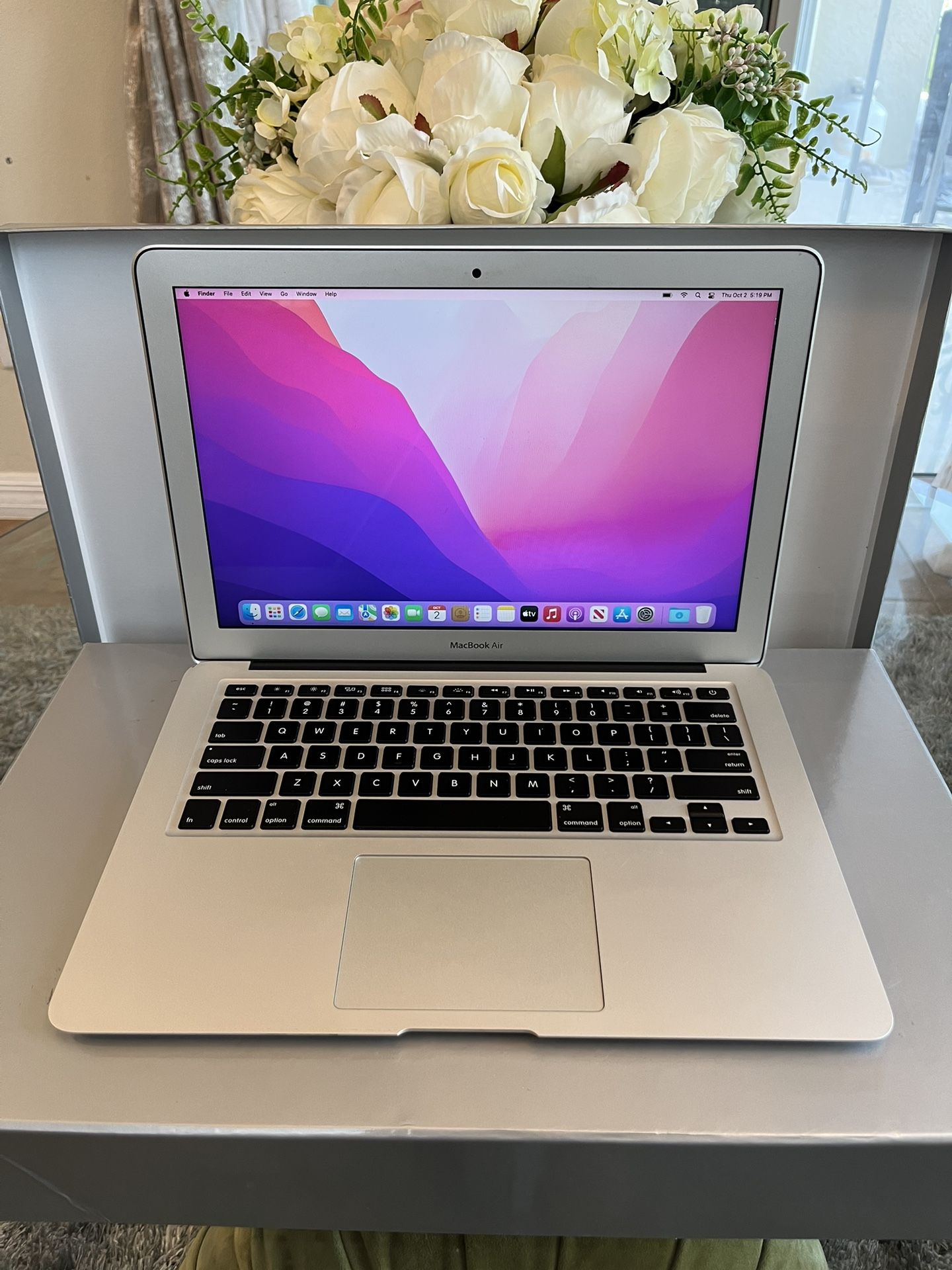 Apple MacBook Air A1466 13” Laptop Intel i5 4GB RAM 128GB SSD w/ Charger - $129
