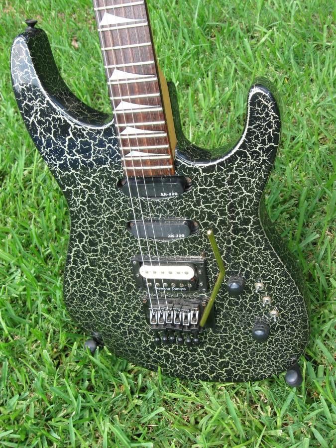 Applause GTX 23 Gold and Black Crackle with Seymour duncan JB and case