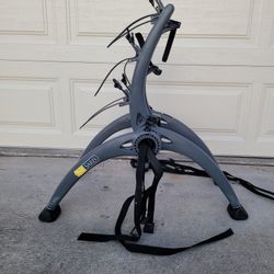 SARIS Trunk bike rack. Hold 3 bikes.