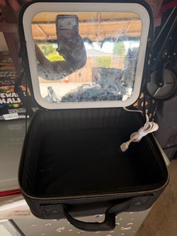 Makeup travel with mirror case