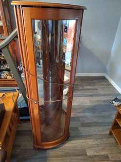 Curio Cabinet Comes With Three Glass Shelves Must Pick Up Northeast Philly Mayfair.