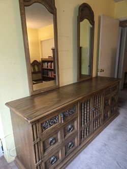 Thomasville Bedroom Set 5 Pieces King Size