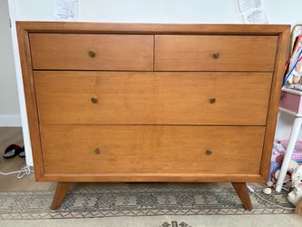 Newport Cottages Saylor Solid Wood Dresser