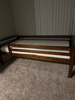 Kids twin bed