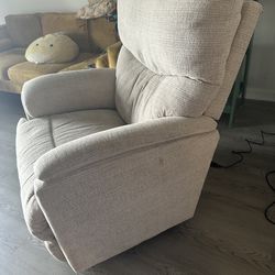 La-Z-boy trouper power wall recliner with headrest & lumbar