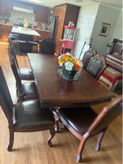 Dining room table