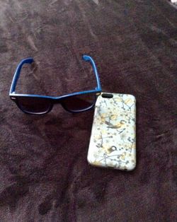 iPhone 6s blossom phone case with sunglasses .