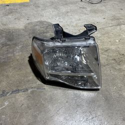 2007-2014 Ford Expedition RH Headlight Passenger side