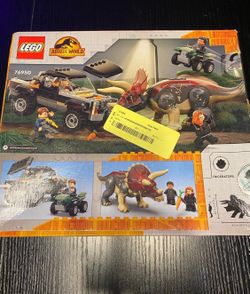 LEGO Jurassic World: Triceratops Pick-up Truck Ambush (76950)