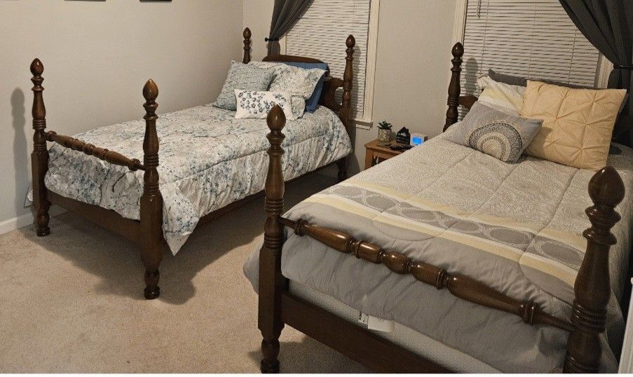 2 Twin Beds, Including Mattresses, Comforters, Sheet Sets, Pillow Shams, Small Decorative Pillows