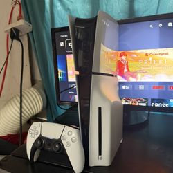 PS5 Slim Disc And Digital Almost New 1TB