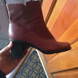 $35, Women’s Boots Size 8/8.5