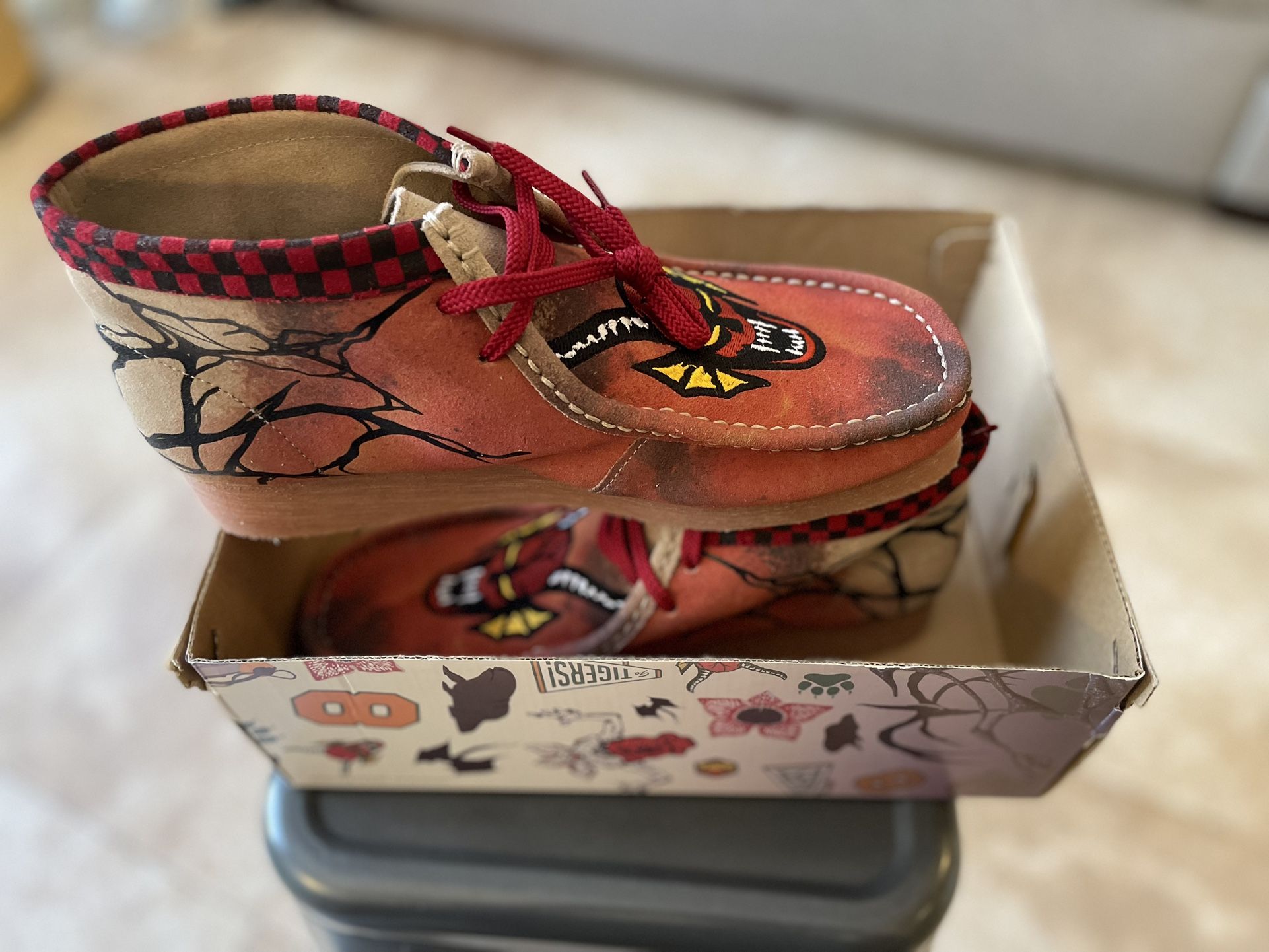 Mens Size 11 Rare Clarks Originals Wallabee Evo Stranger Things The Upside Down Rare Clarks Originals Wallabee Evo Stranger Things The  main image 3