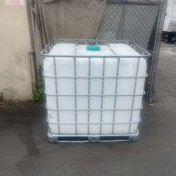 275 gallon water tank $85 each series inquiry