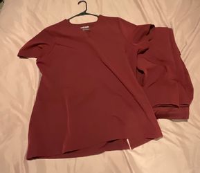 Women’s scrubs