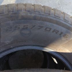 255/70R16 Un Set En Muybuenas Condiciones 