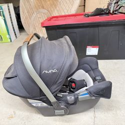 Nuna Car seat 