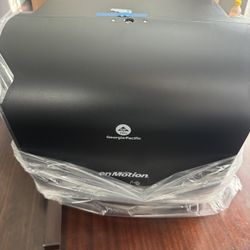 Paper Towel Dispenser 