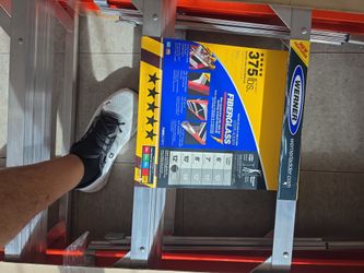 Werner Fiberglass 12' Step Ladder 375 lbs Type IAA