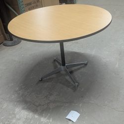 42 in Herman Miller table