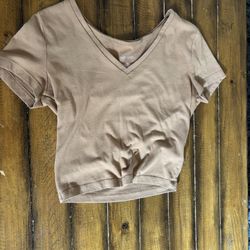 Brown V neck Xs