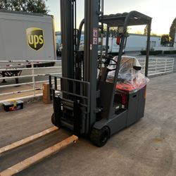 $19500!!! Brand New 3 Wheel Electric Forklift 3300 Lbs cap 197” Lift Height
