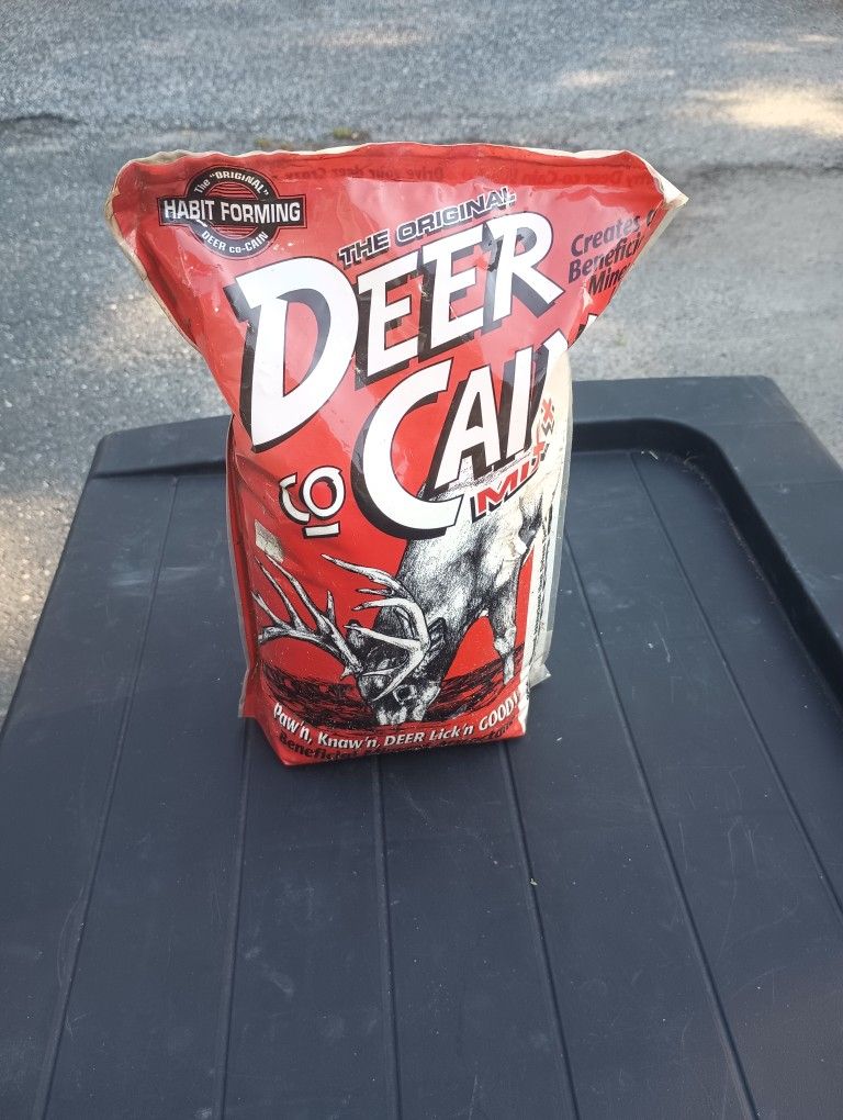 🦌Deer Hunters -- Attracts Deer with Deer Co-Cain